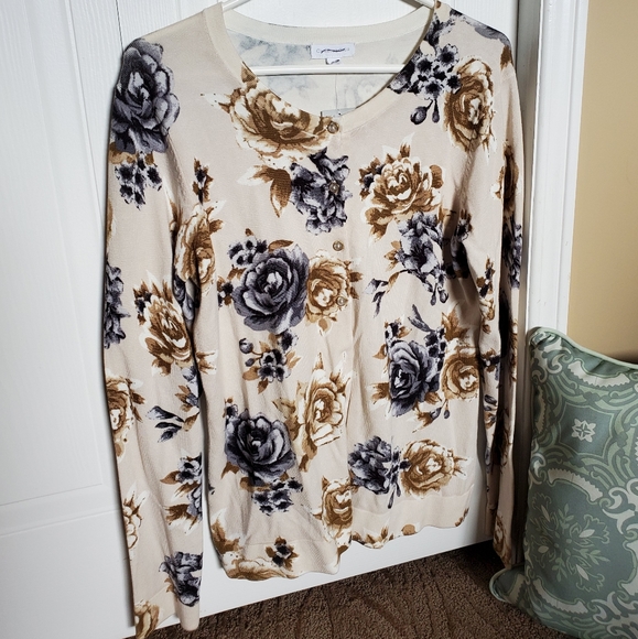 Floral Cardigan - Picture 2 of 5